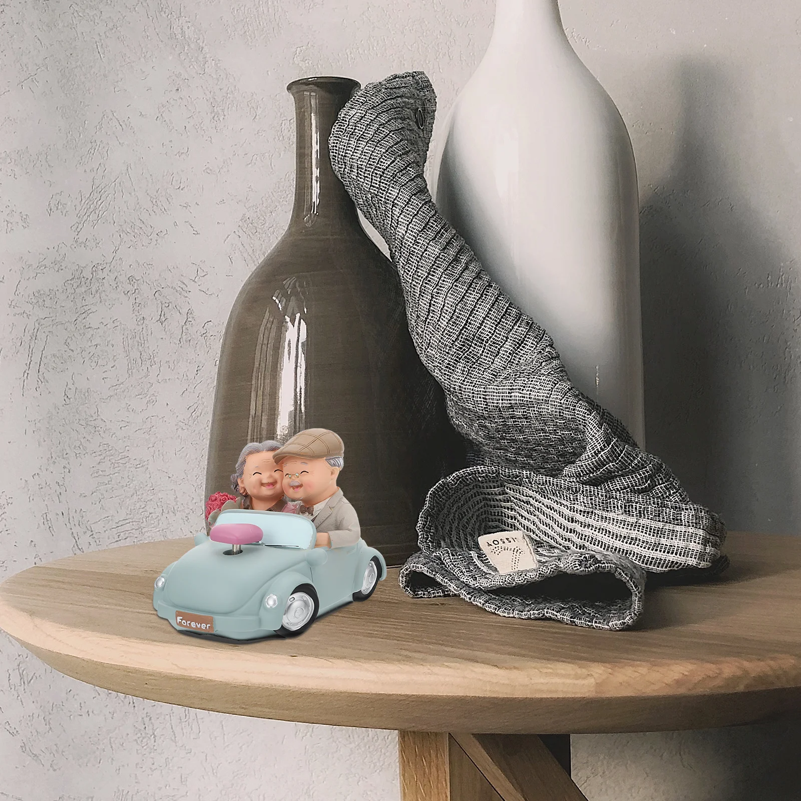 

SHOWERORO Resin Couple Decoration Wedding Figurine Cute Table Decor for Valentine s Day Elderly Gift Mini Cake Topper Momma