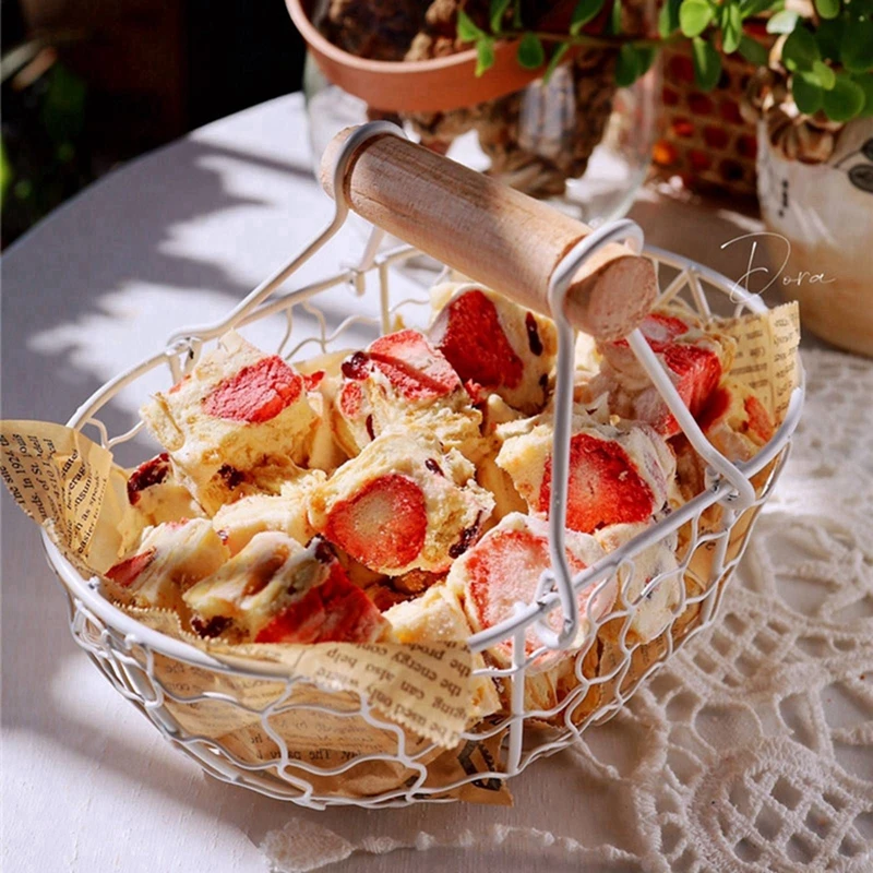 Fruit Basket Iron Snack Bread Vegetable Storage Basket with Wooden Handle Bread Storage for Bathroom Picnic Restaurant