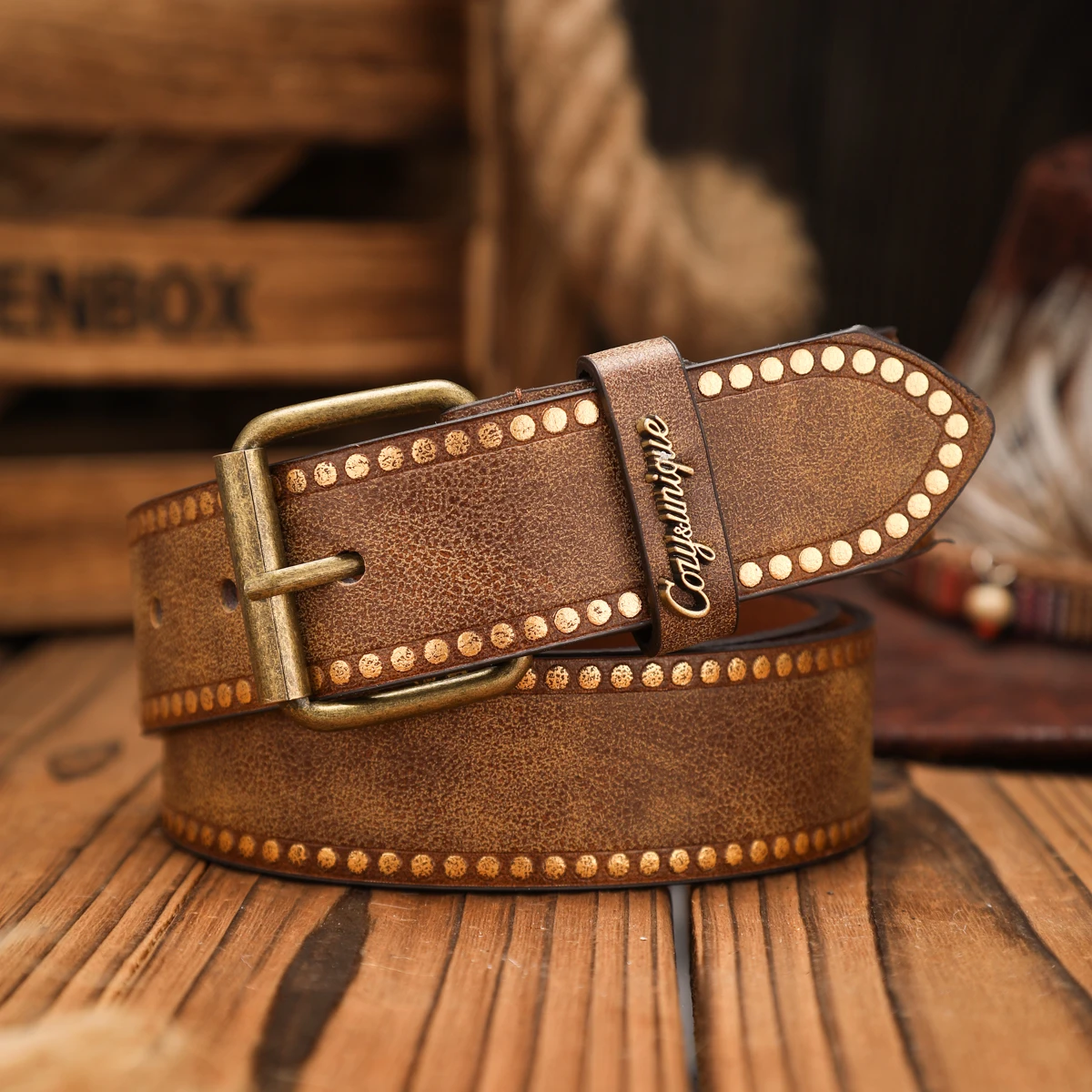 A PU Belt Suitable for Both Men and Women, Combining the Style of Western Denim and Retro, Is Perfect for Daily Casual Outings