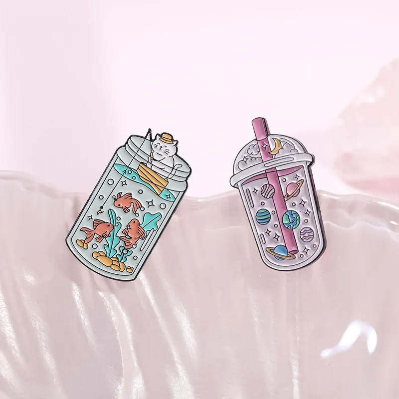 Creative Cartoon English Medicine Bottle Oil Drop Lapel Brooch Badge Pin Denim Bag Gift Men Women Fashion Jewelry Accessories