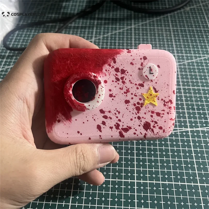

Takopii no Genzai Shizuka Kuze Bloody Camera Prop Косплей