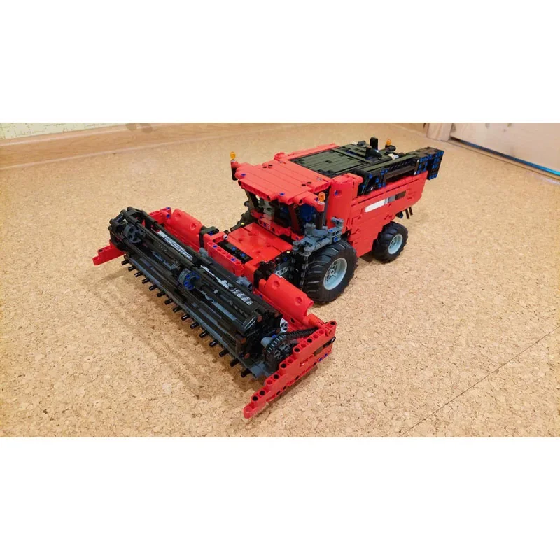 MOC-191281 Red New Combine Harvester Agricultural Harvester Building Block Model•1955 Parts MOC Creative Kids Building Block Toy