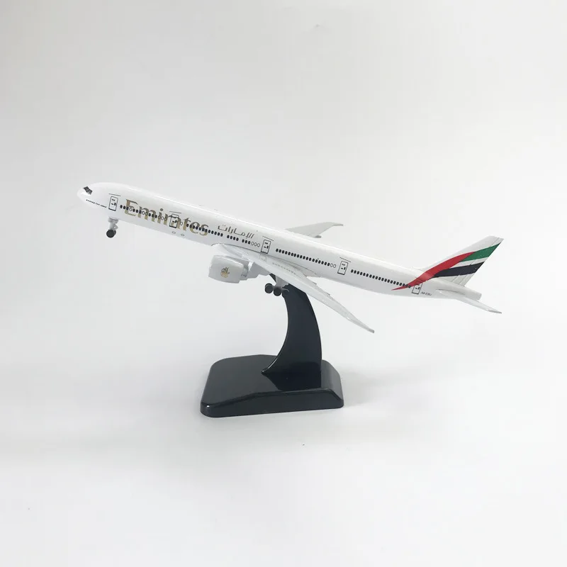 20CM B777 UAE Emirates Airline Boeing 777 Aircraft Model Die-casting Alloy Metal Airplane Model Toys with Landing Gear