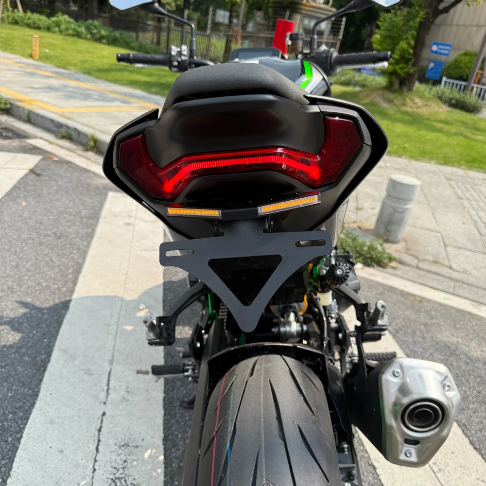 Motorcycle Modification parts license plate holder integrated with turn signal integrated Short tail for Kawasaki Z900 Z900 2025