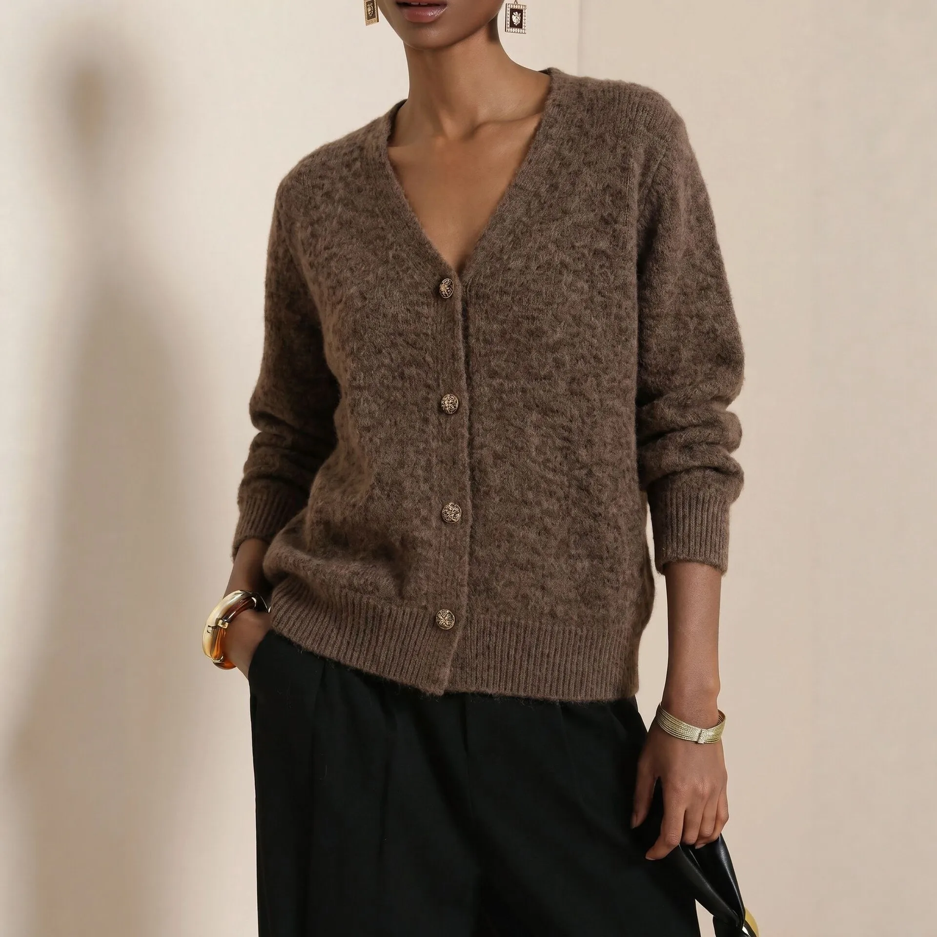 Loose Knitted Long Sleeve V-Neck Women's Jacket New Arrival Autumn Season Casual Style Standard Fit Button Closure Outerwear