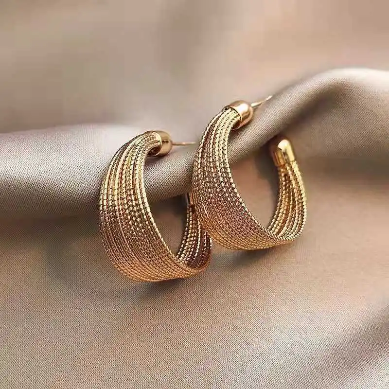 2024 New Wide C-shaped Women\'s Dangle Earrings Gold Color Metal Geometric Statement Female Punk Fashion Ear Decoration new in