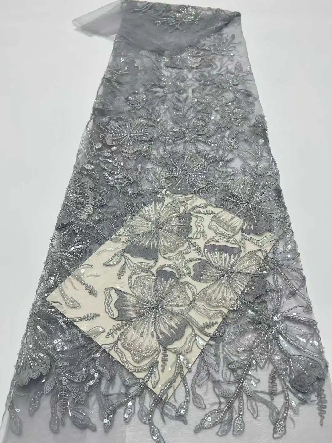 

Высококачественная новейшая африканская нигерийская французская ткань 2025, горячая распродажа, тюлевая кружевная ткань с бусинами и блестками для свадебной вечеринки невесты, шить платья