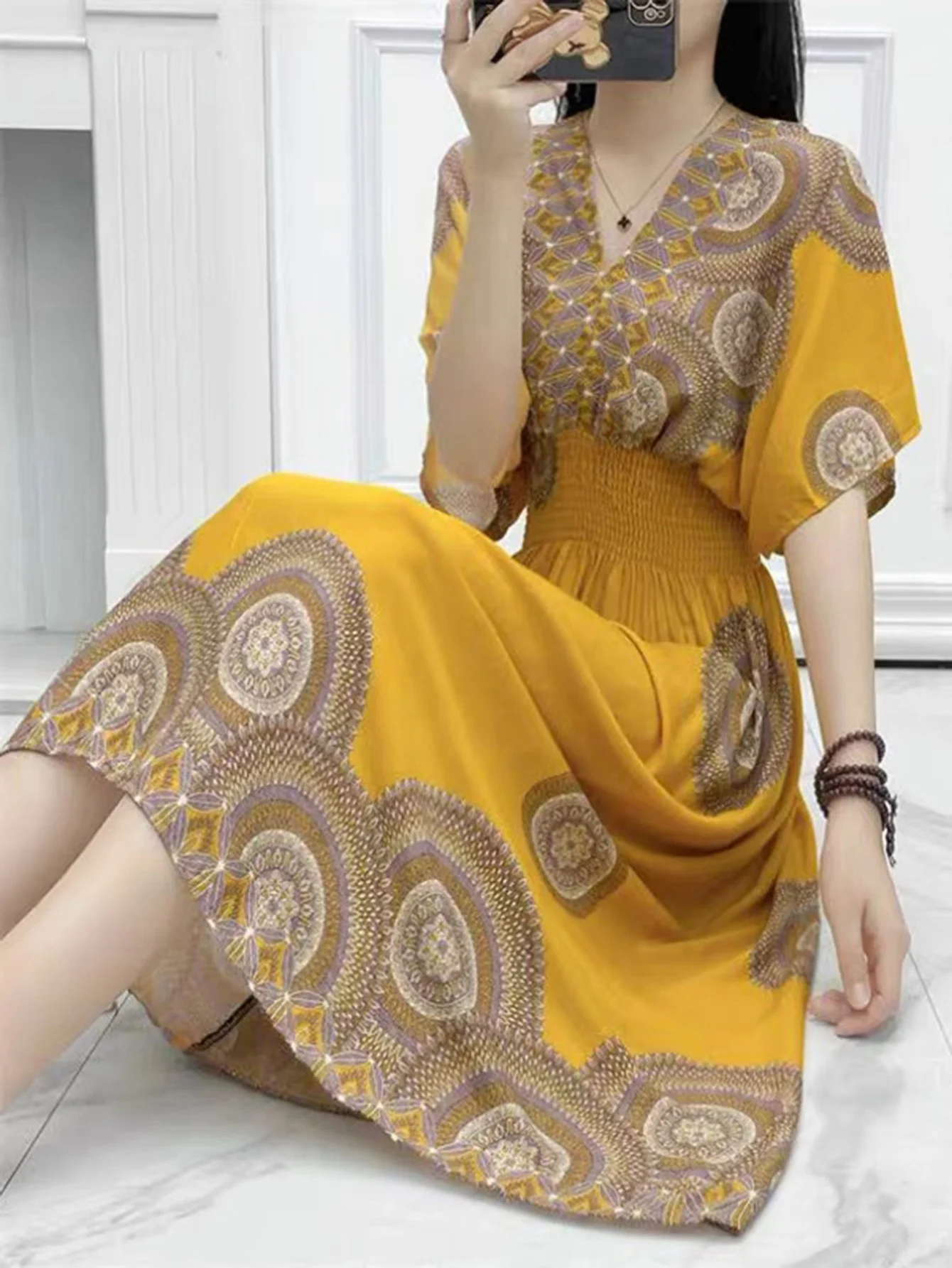 Vestido feminino tradicional elegante com estampa completa, decote em v, manga curta, indie folk, vestido longo, ajuste regular, roupa de outono