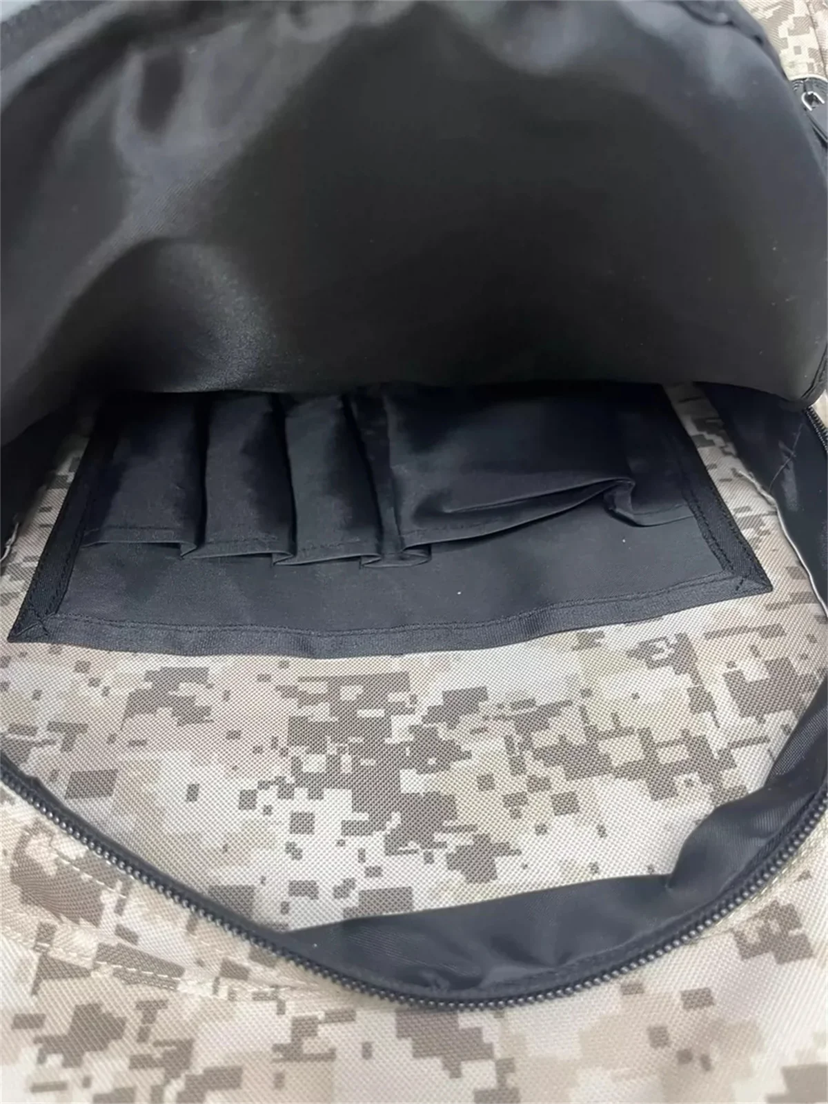 Camouflage military fan tactical backpack, 50cm * 31.5cm * 15cm