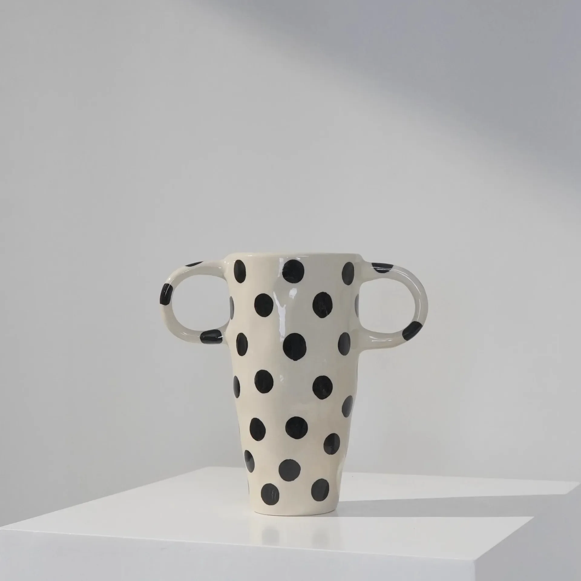 

X20Polka Dot Ceramic Vase Handle Pot Flower Vase Flowerpot Ceramic Handicrafts Flower Arrangement Accessories Home Decoration
