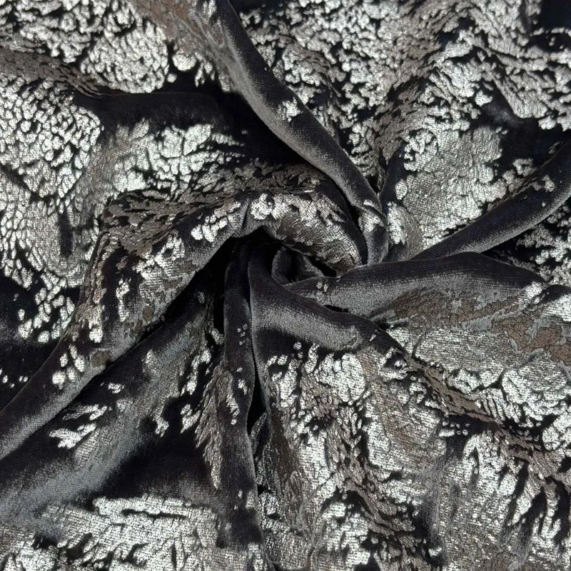 ผ้ากำมะหยี่ปั๊มลายเงินเฉียวหรง ผ้าไหมปั๊มลายสไตล์จีนใหม่ ชุดกี่เพ้าหรูหราเบาๆ