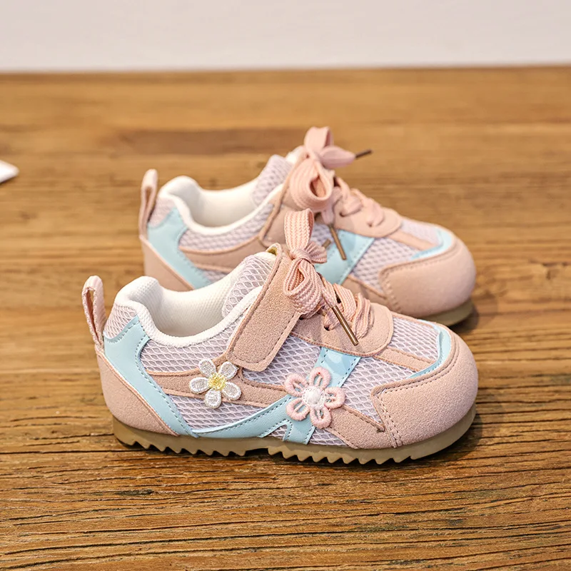 Children's Embroider Fashion Low Top Casual Sports Shoes 2026 Autumn New Girls' Comfortable Versatile Non Slip Lace Up Sneakers