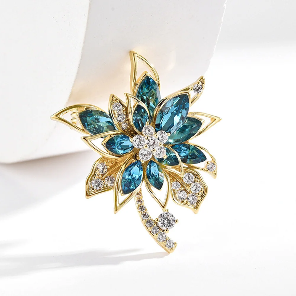 Luxury Blue Crystal Flower Brooch Pins for Woman Trend Gift Temperament Zircon Floral Brooches Women's Jewelry Accessories