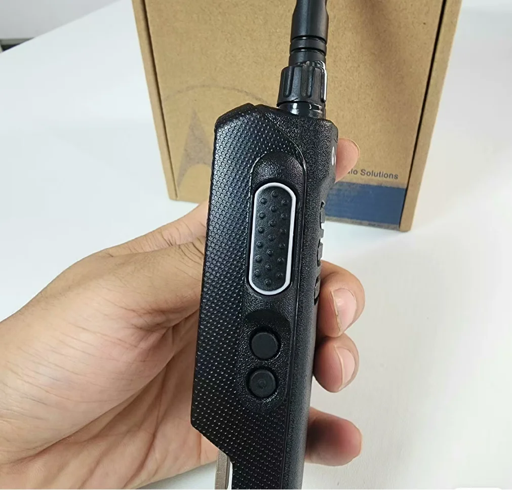 The new original Motorola XIR P6600I explosion-proof radio