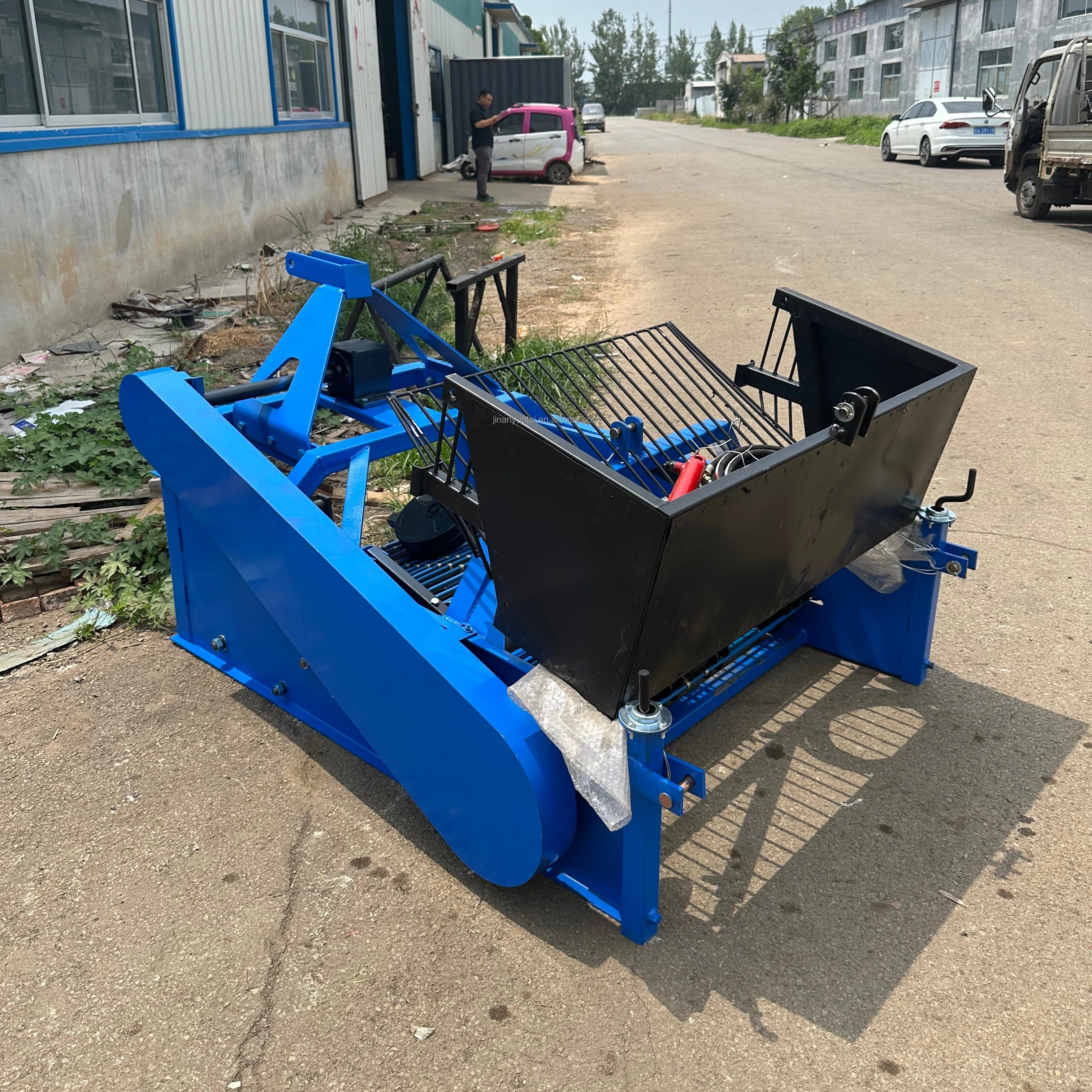 

Heavy-Duty Automatic Large Farm Harvesting Machine Efficient Potato Harvester Equipment Automatic Potato Digger