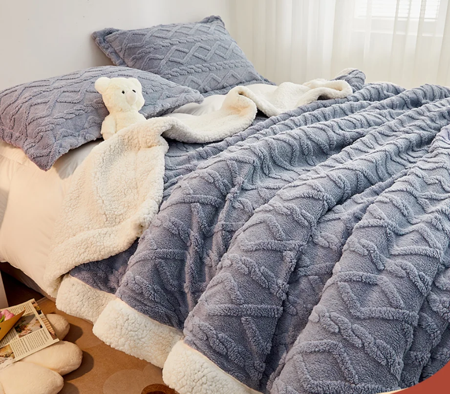 YanYangTian 2025 Solid color three-dimensional pattern blanket, lamb hair comfortable soft blanket, family four-season fleece bl