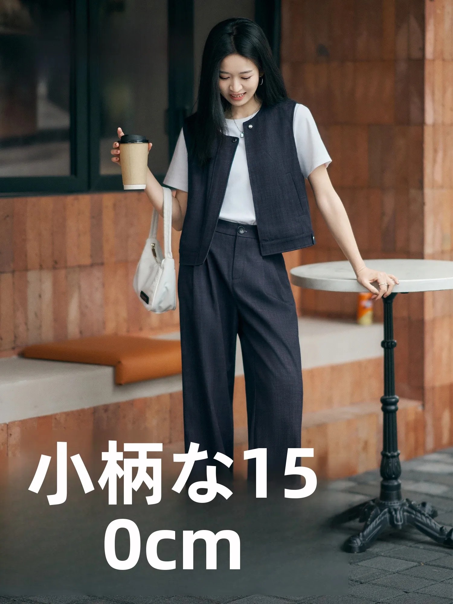 

Модный темно-синий повседневный костюм-двойка с коротким рукавом и шортами для женщин, весенний сезон