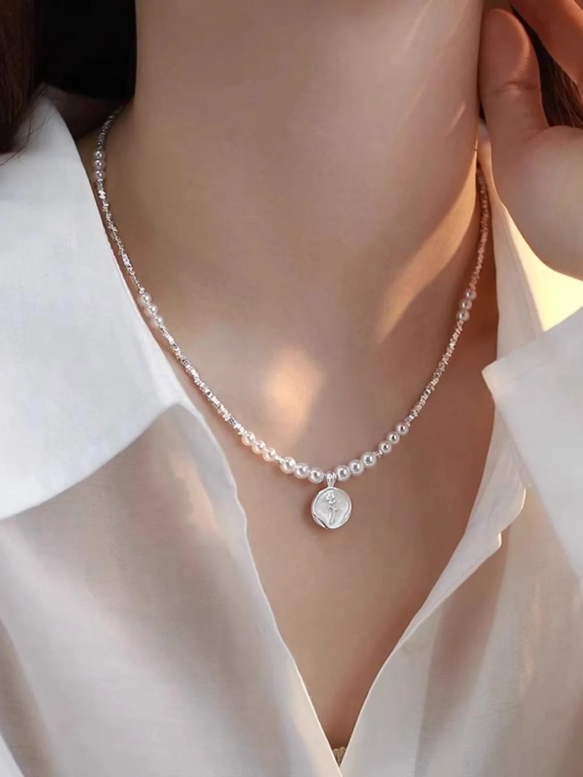 victoria-vh-jie-pure-silver-rose-flower-pearl-fragments-nelace-women's-faionable-high-end-clavicle-chain-jewelry