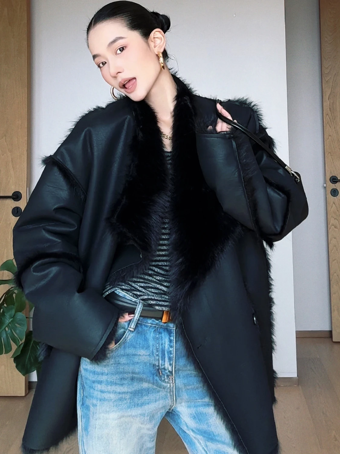 Casaco Longo de Couro Sintético CIZZLEMORE Thiened Bla Fur Intimated Design para Mulheres Jovens