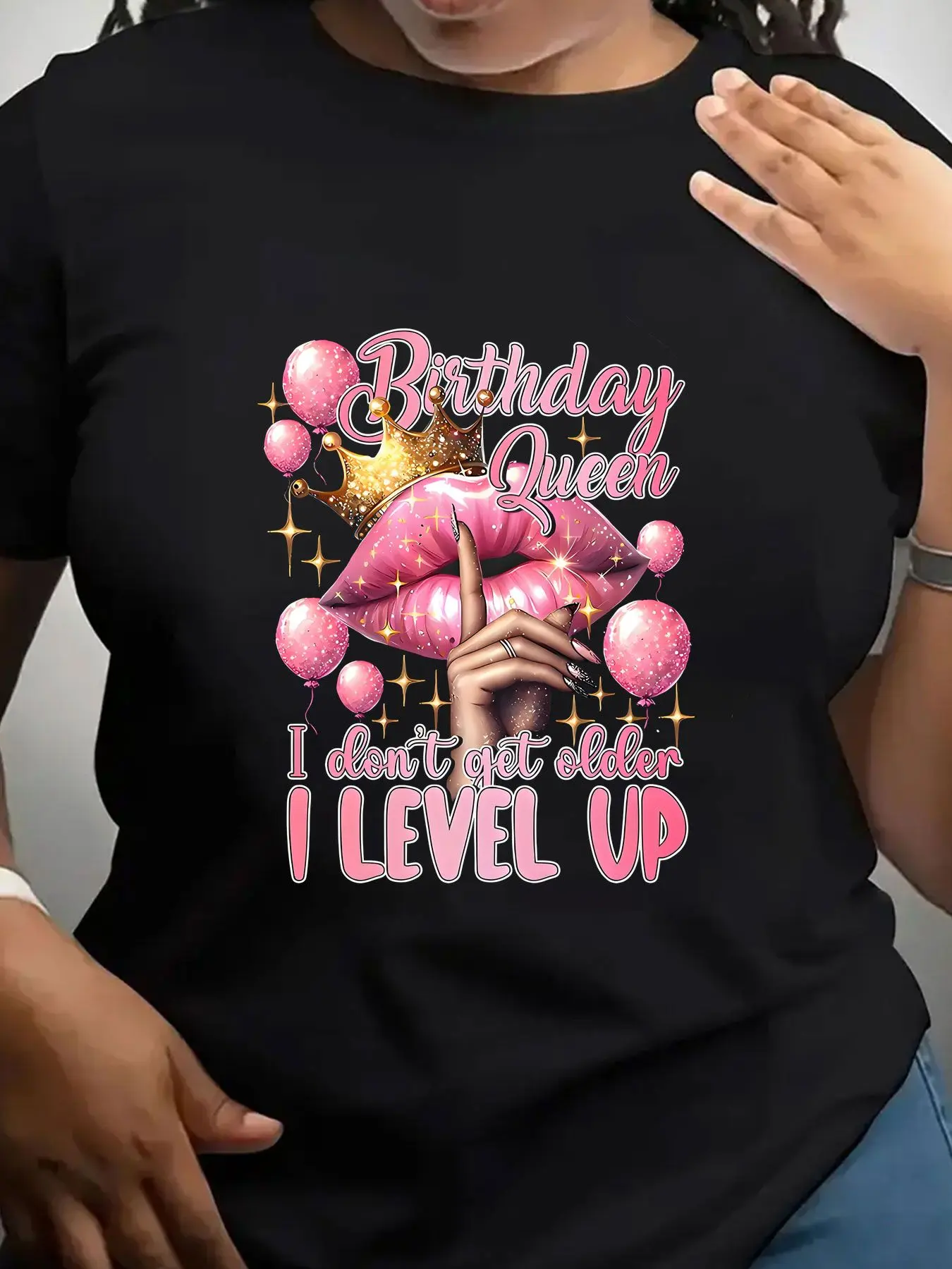 Women's Trendy Crew Neck T-Shirt Birthday Queen Level up Design Suitable for Casual Sportswear