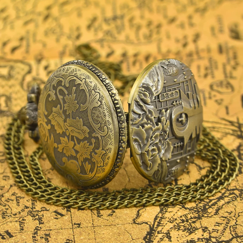 El Festival de Primavera del Este simboliza el Año Nuevo y el nuevo comienzo, lleno de hermosa colección de regalos de collar