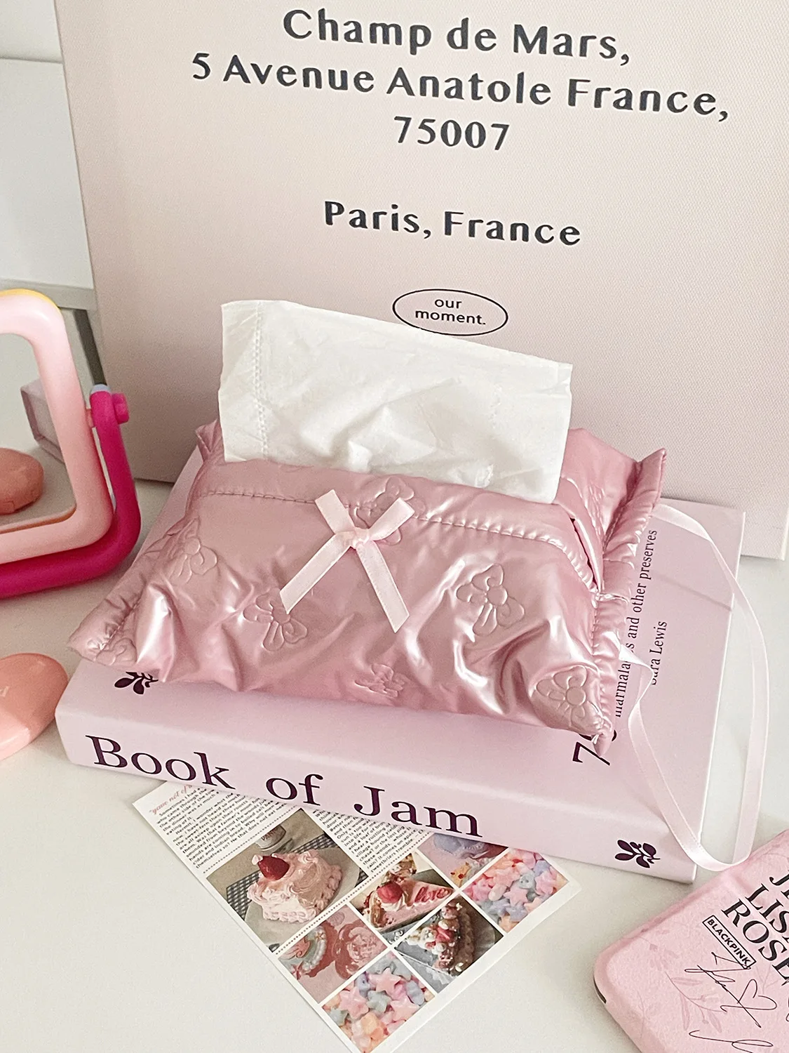 YT quilted waterproof portable and hangable car tissue box with bow design, ins-style high aesthetic value