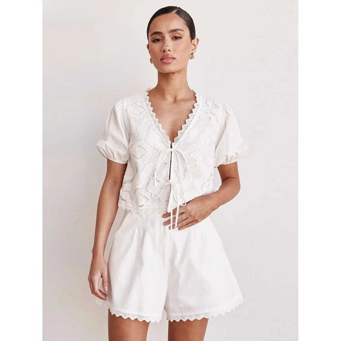 

Сексуальный свободный белый хлопковый комплект из двух предметов для женщин: шикарный модный комплект из футболки и брюк, зимняя коллекция для женщин среднего возраста