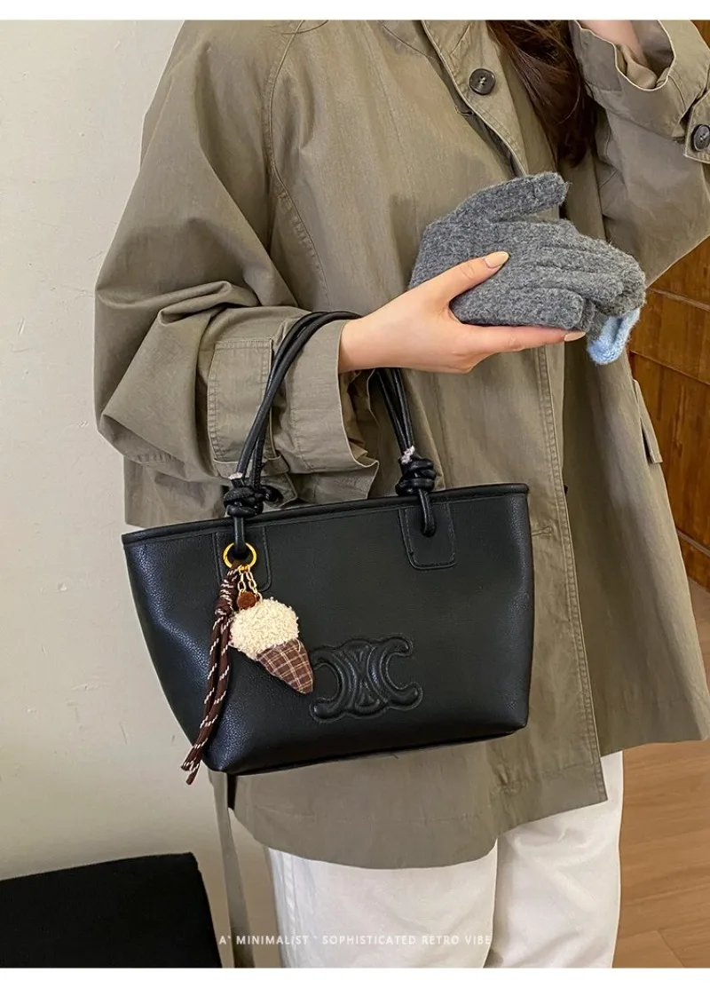 

Новая женская сумка-тоут большой вместимости: стильная минималистичная корейская наплечная сумка, универсальная сумка с верхней ручкой для повседневного использования и путешествий