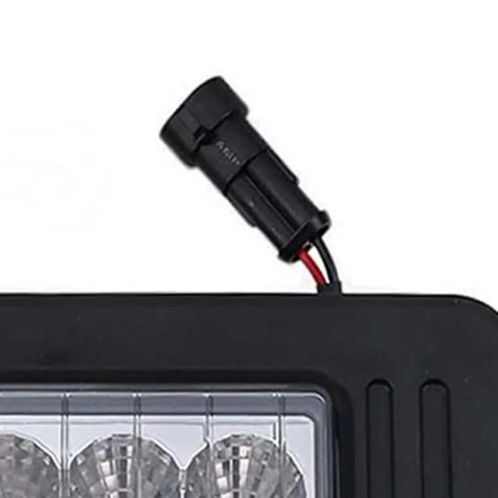 

Светодиодный задний фонарь с бортовым поворотом Запасная часть для строительной площадки Пластиковые и стеклянные материалы Простая установка