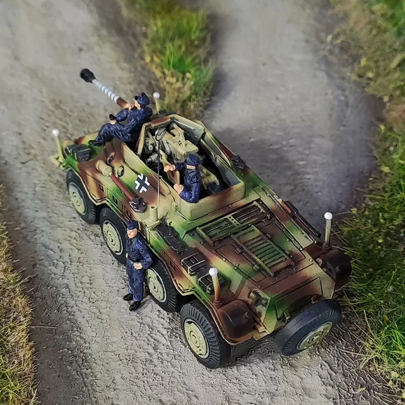 1/72 Cougar armored vehicle, hand-painted finished model decorative ornament, plastic material (ships after 3 days of work)