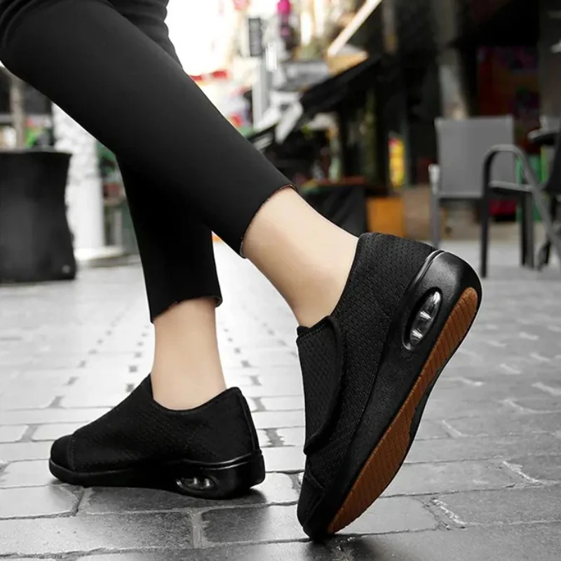 tenis-esportivos-femininos-incriveis-de-malha-elastica-para-conforto-com-listras-reflexivas-para-estilo-ideais-para-sapatos-de-errands-rapidos-para-mulheres