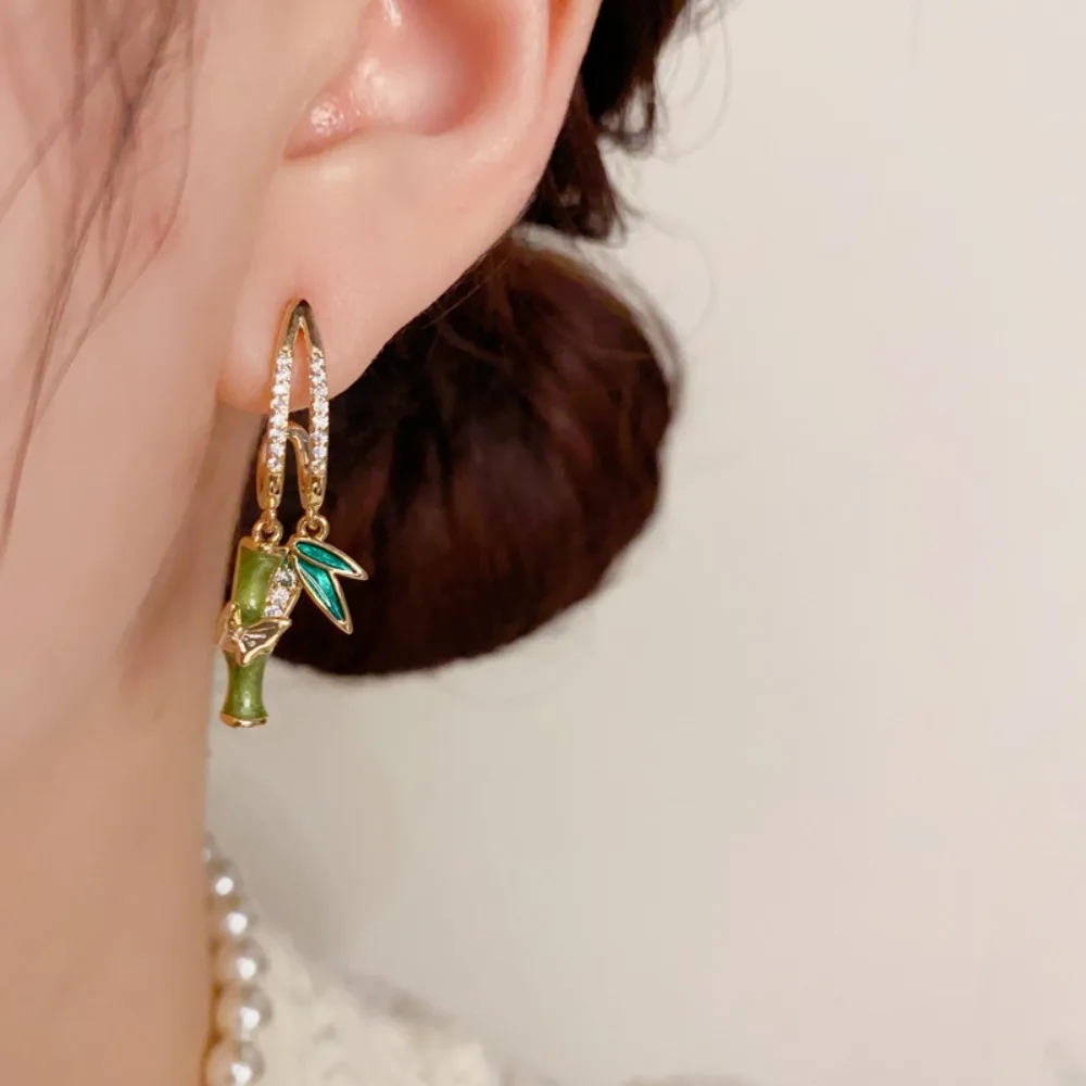 

Chinese Zircon Bamboo Earrings Temperament Light Luxury Women Earrings Advanced Sense Metal Stud Earrings Jewelry Gifts