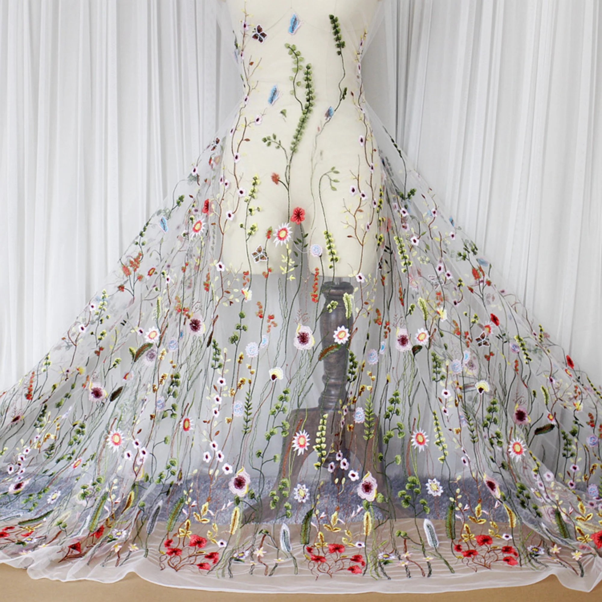 

1 yard Width 47.24 inches wedding lace fabric,flowers embroidered lace,floral 3D lace fabric,lace for DIY dress,120CM