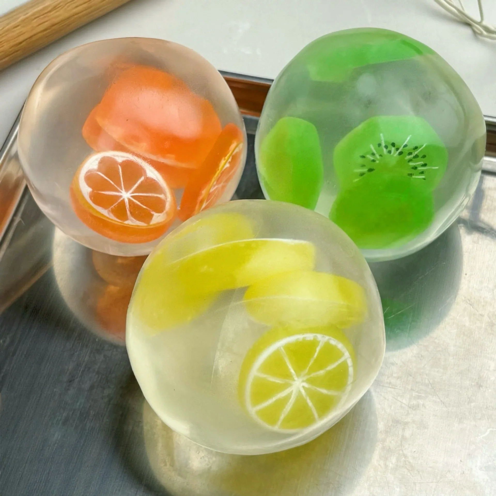 Frucht-Quetschball Formbarer Kokosnussöl-Stressball Quetschbar Nicht-pringelnd Langsam Aufsteigendes Dekompressionsspielzeug – Detail 4