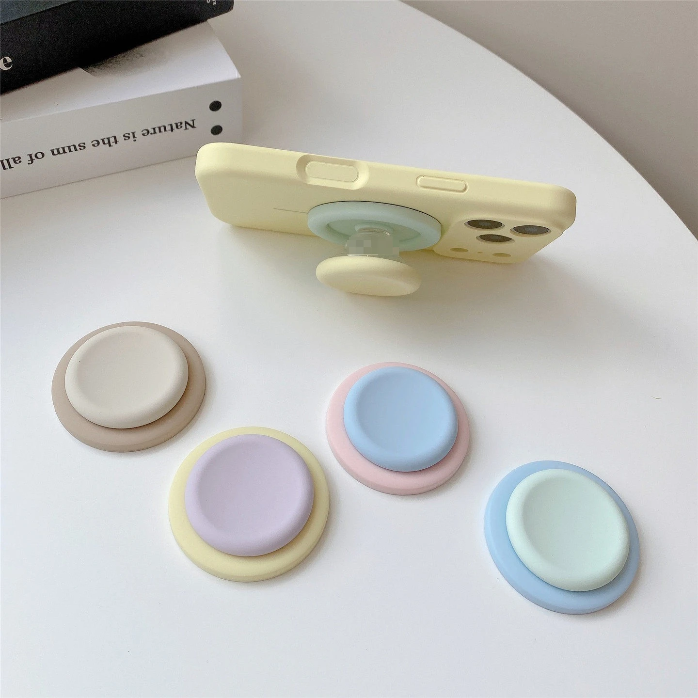 

Cute Korean Macaron Candy Color For MagSafe Magnetic Grip Tok Universal Stand Bracket For iPhone Samsung Phone Holder