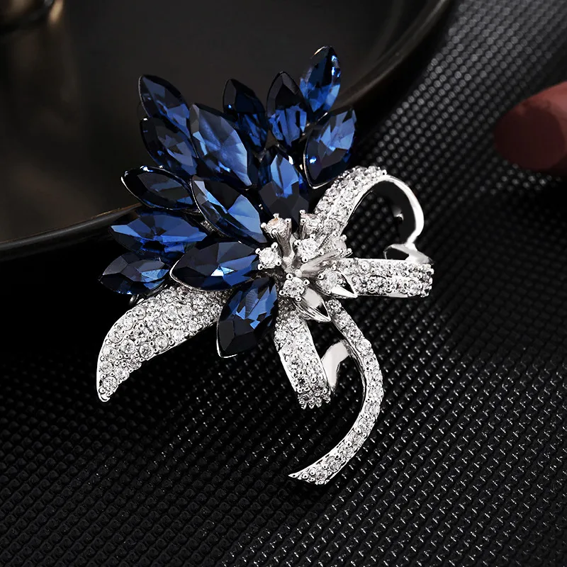 Crystal Flower Brooch Rhinestone Pin Romantic Blue Crystal Wedding Bride Brooches For Woman Jewelry Clothing Decoration Gift