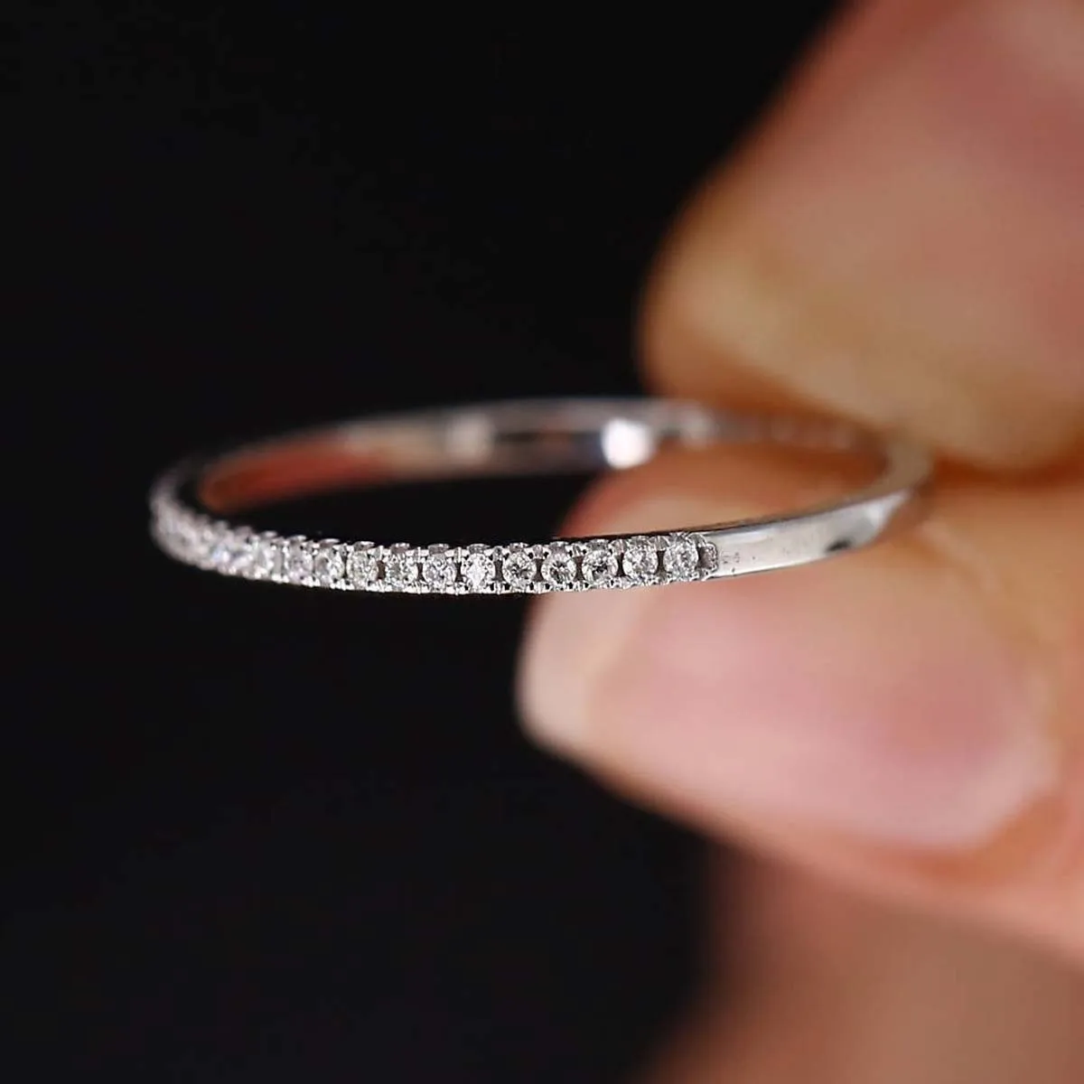 

Simple and Fresh Korean Single Row Diamond Micro Inlaid Fashionable Full Diamond Fine Circle Ring Strip Ring Tail Ring Wholesale