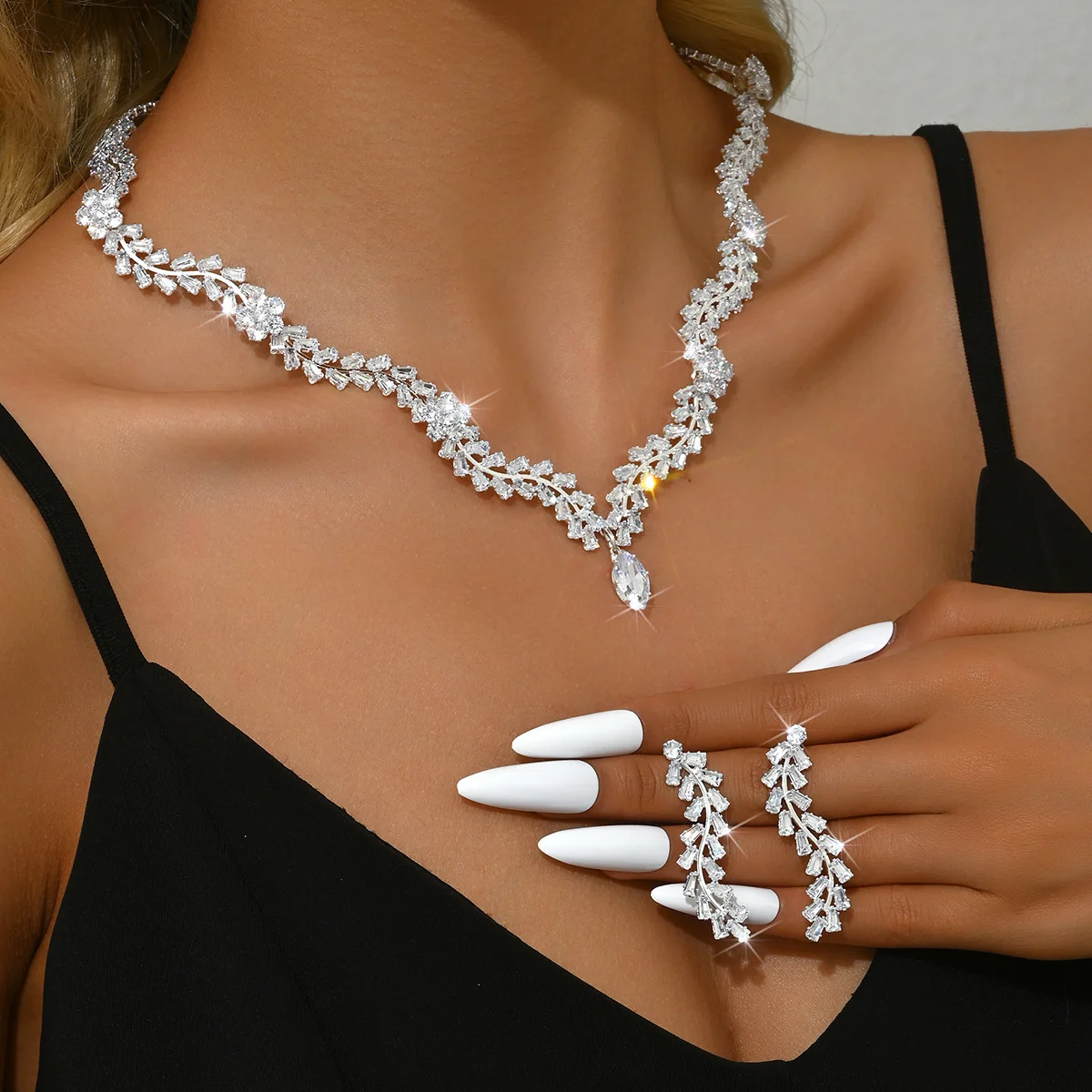

Luxurious Bride Geometric Zirconia Set of Wedding Dress Accessories - Earrings, Necklace - Two-Piece Set of Jewelry