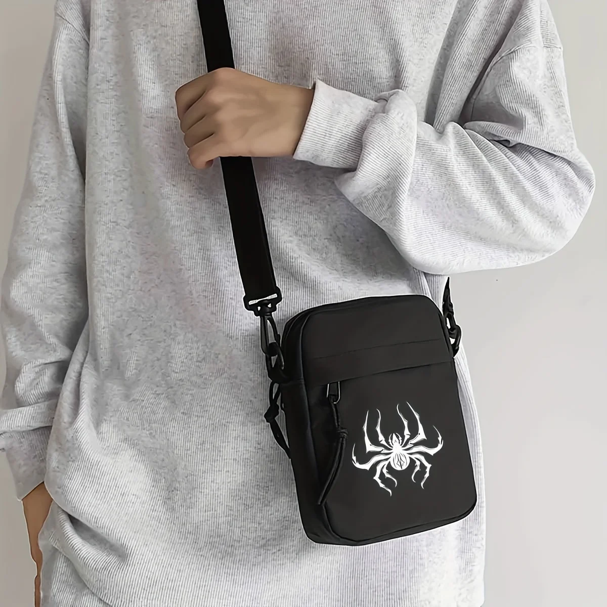

1pc Black Spider Print Crossbody Messenger Bag Women Men Foldable Phone Pouch with Front Zipper Pocket for Everyday Essentials