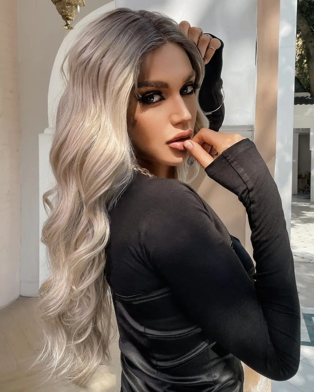 Perruque Lace Front Wig Loose Wave naturelle, cheveux synthétiques, blond platine, ombré, racines blond cendré, 5% mixte, quotidien/Cosplay, résistant à la chaleur