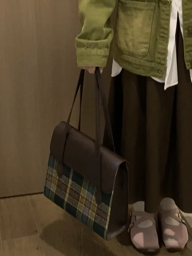 2024 New Vintage Plaid Large-capacity Handbag All-match Commuter One-shoulder Underarm Bags Women College Tote Bag