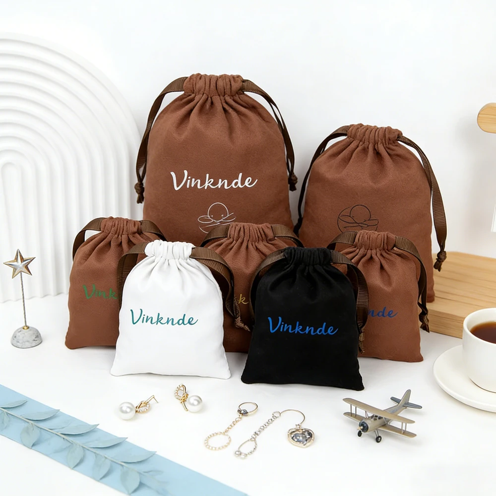 

Оптовая продажа: 50 шт. индивидуальных бархатных мешочков на шнурке, роскошные фланелевые мешочки для хранения ювелирных изделий, маленькие подарочные пакеты, премиальные мешочки для свадебных сувениров