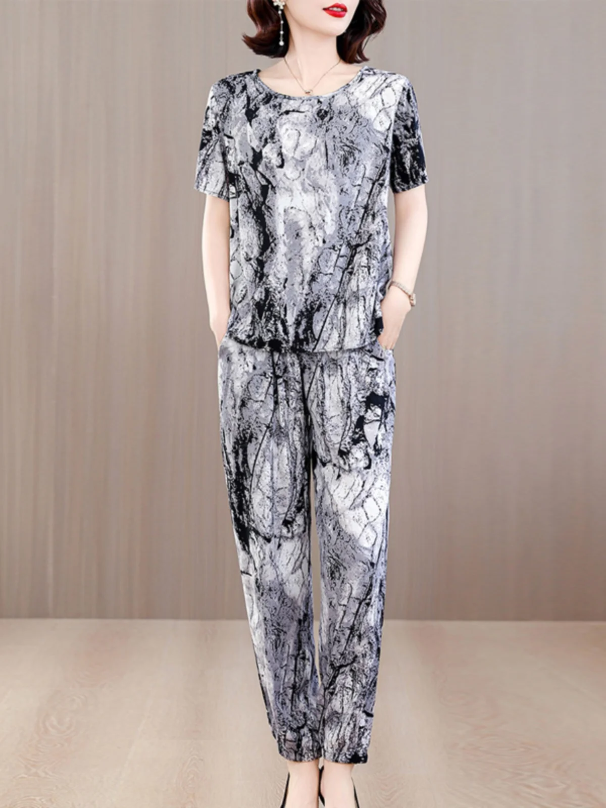 

Повседневный комплект из хлопка и шелка. Женская модная верхняя одежда. Летняя искусственная хлопчатобумажная одежда в этническом стиле для мамы среднего возраста. Для отдыха из двух предметов.