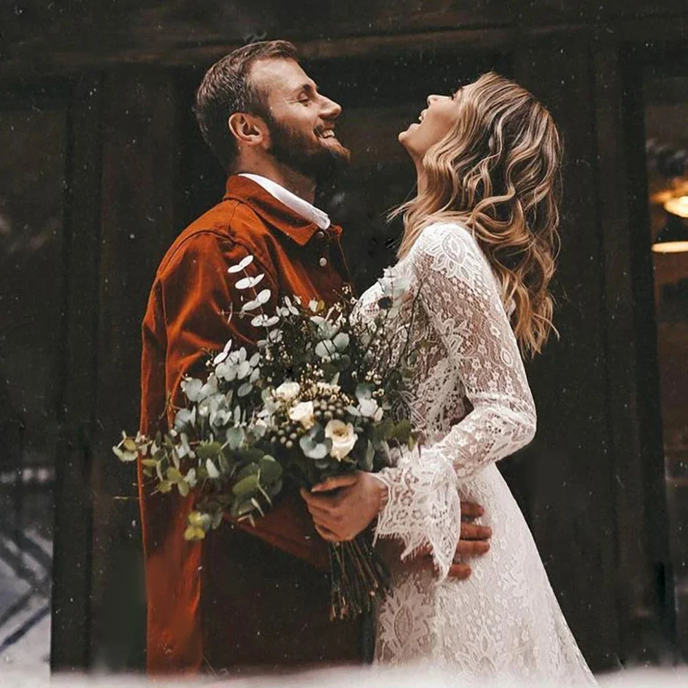 Abito da sposa bohémien con scollo a v Sexy personalizzato abito da sposa a trapezio senza schienale in pizzo a maniche lunghe abito da sposa popolare rurale semplice