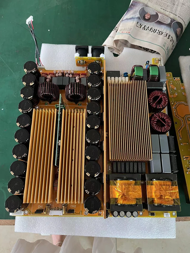 Professional Digital Large Capacity Switching Power Amplifier 4  800-2000W RR/Roland Crown