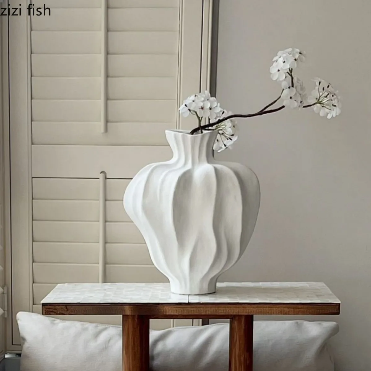 Matte White Geometric Vase Ceramic Floral Vessel Irregular Vintage Art Vase Flower Arrangement Vase Home Decoration Ornament