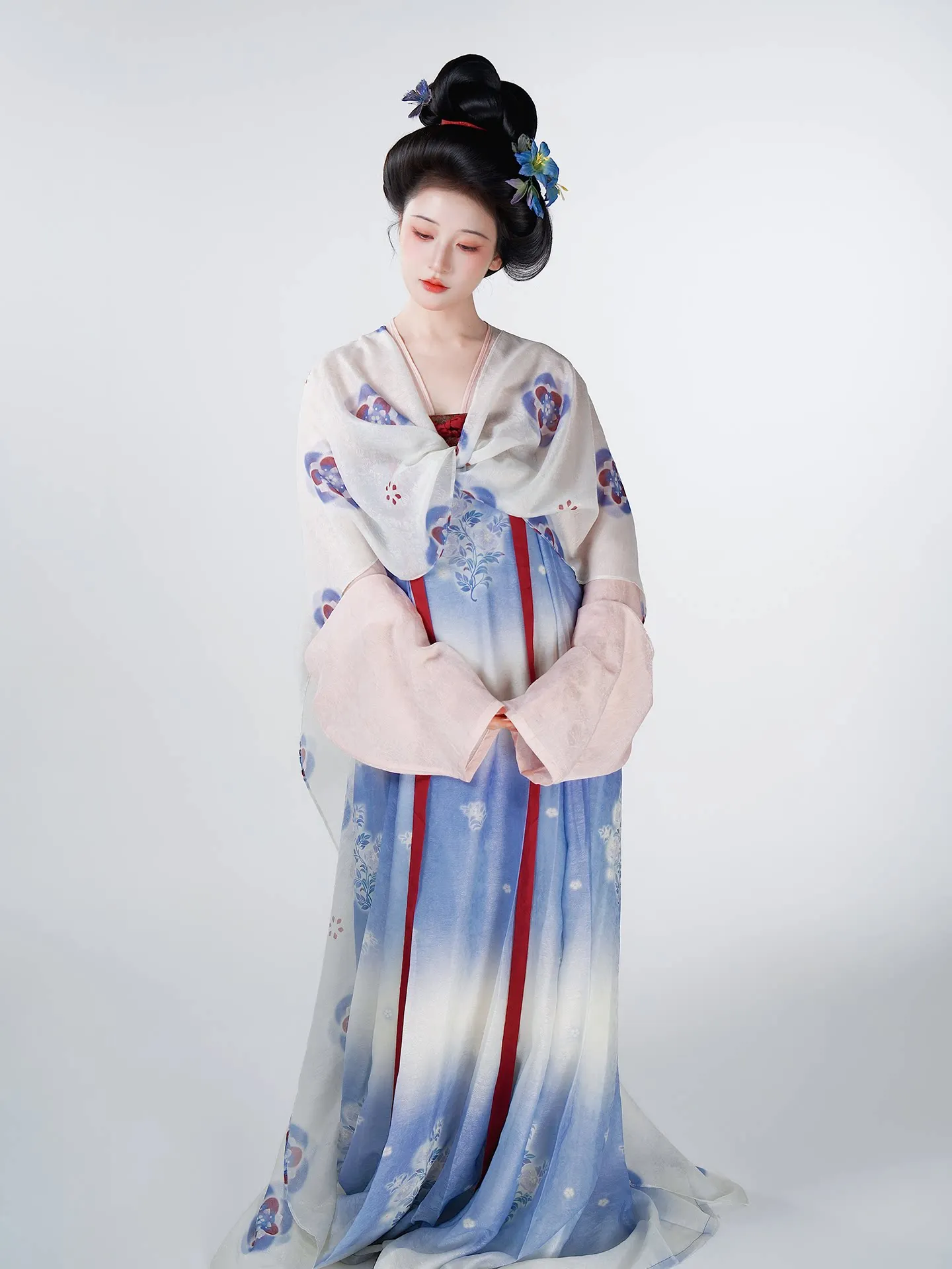 Yun Jian Tang Style Hanfu Women Qixiong Ruqun Gradient Blue Floral Print Wide Sleeve Hanfu For Photoshoot Stage Performance