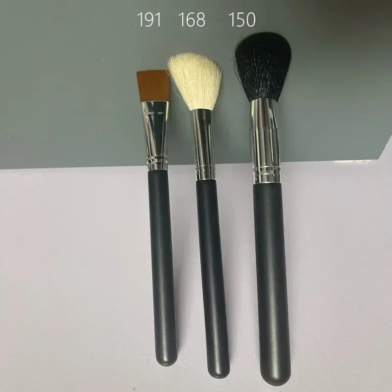 

Brand logo Concealer Angled Seamless Cover Synthetic Dark Circle Liquid Cream Cosmetics Contour Brush Beauty Tool Makeup