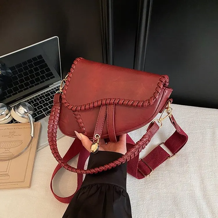 

Модная женская сумка-замок в стиле ретро 2026 года – Весенняя коллекция, легкий люкс, варианты ношения: на руке, на плече, через плечо