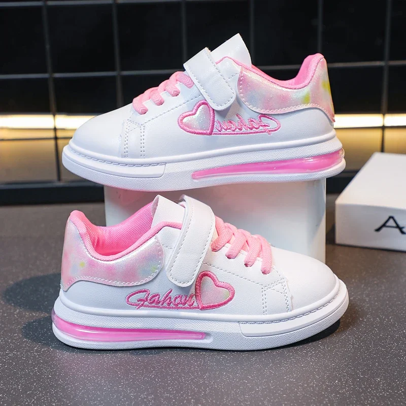 Kids Fashion Girls Casual Sport Shoes Simple Non-slip Love Embroidery White Skate Shoes Soft Breathable Children Sneakers Soft